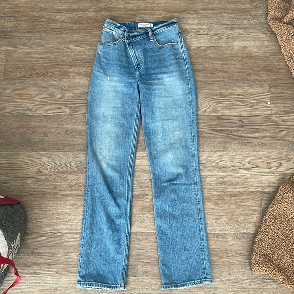Abercrombie 90s ultra high rise jeans with cross waist - Picture 1 of 2